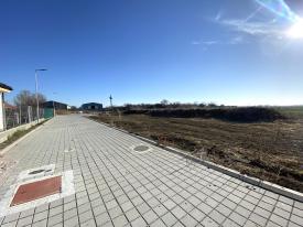 Stavebné pozemky s vlastnou prístupovou cestou