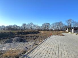 Stavebné pozemky s vlastnou prístupovou cestou