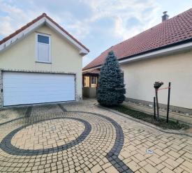 Rodinný dom, pozemok 765 m2,