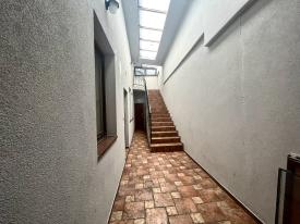 Budova pre obchod, služby, kancelárie - Horné Bašty